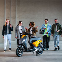 El Piaggio 1, el scooter eléctrico de la marca, lucirá una decoración de la diseñadora Feng Chen Wang en el EICMA 2021 