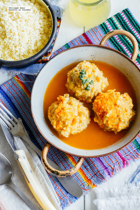 Albóndigas de pescado en caldo de jitomate. Receta fácil