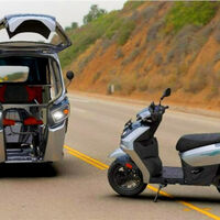 Confirmado: Han llegado las motos transformer, y no son chinas. De vehículo a scooter en solo 3 minutos y pulsando un botón 