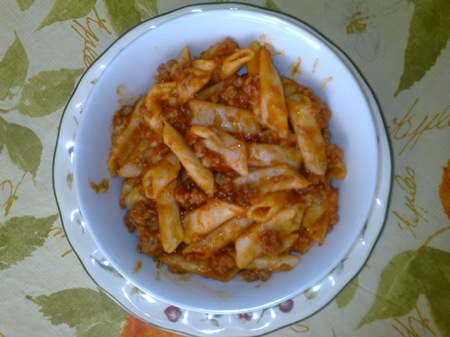 Recetas saludables para niños: macarrones con salsa boloñesa