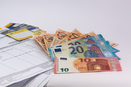 La UE intenta regular el bitcoin, pero los cibercriminales siguen prefiriendo las transferencias bancarias