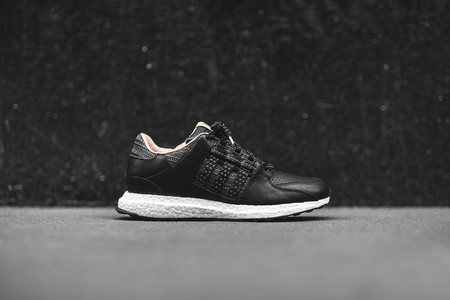 La excelencia de la tradición: Adidas consortium X Avenue Equipment Support 93/16