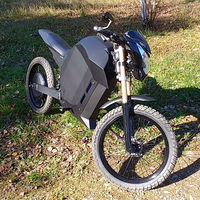 De trozos de metal a rodar a 100 km/h: este youtuber se ha hecho en casa una moto eléctrica por menos de 3.400 euros