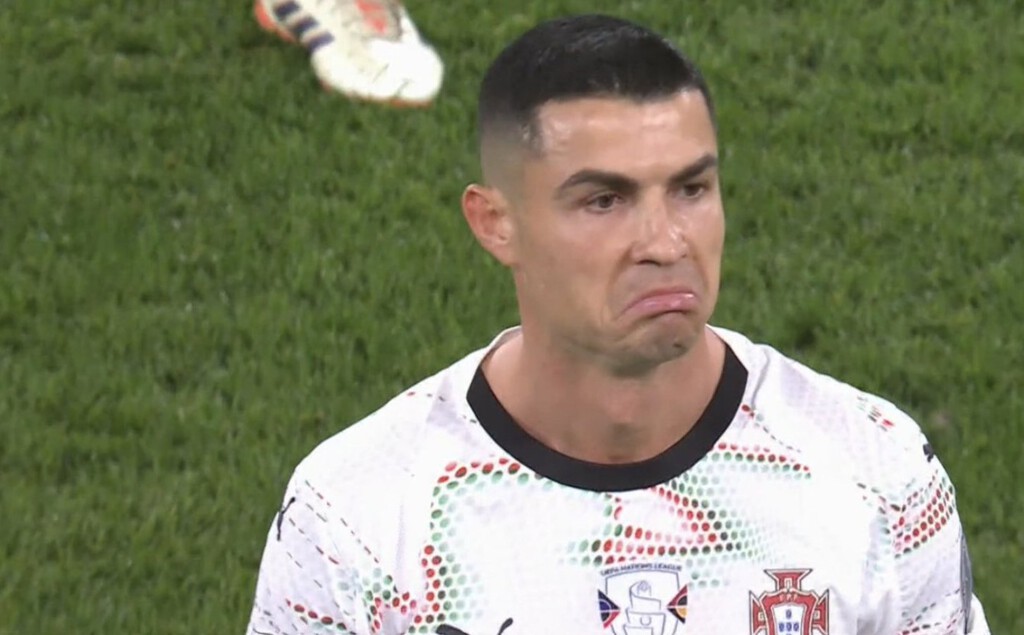 Martin Scorsese expulsando a Cristiano Ronaldo de un biopic sobre el Christian Grey original. Una fantasía de bulo que merece su propia película