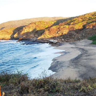 Casi nadie lo sabe, pero estas son las playas de Oaxaca donde la arena es magnética y se pega a un imán
