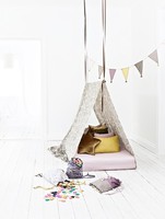 Idea exprés: monta una tienda en cinco minutos en la habitación infantil