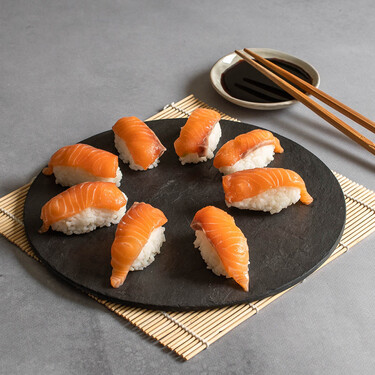 Cómo hacer nigiri (o nigirizushi): todo lo que necesitas saber para hacerlos en casa y que te salgan perfectos
