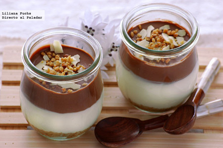 Vasitos de yogur y dos chocolates. Receta de postre