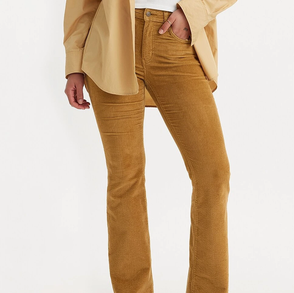 Pantalón de mujer Levi's 726 High Rise Flare de pana
