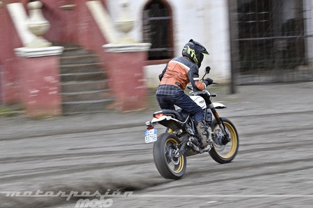 Directa desde el Far West, aquí tienes nuestra prueba en vídeo de la Ducati Scrambler Desert Sled