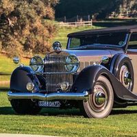 De la pasarela al desguace. La malísima suerte de un coche clásico de 2 millones que salió a presumir y terminó devorado por un incendio