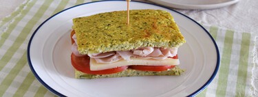 Pan de calabacín sin harinas exprés: una receta saludable, sin gluten y rica en proteínas para rellenar de lo que quieras 