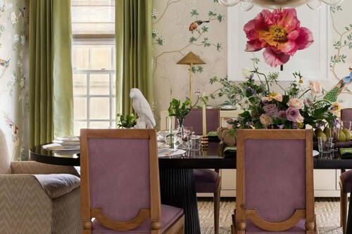 compra una mesa por 30 euros y pertenecía a la corona real