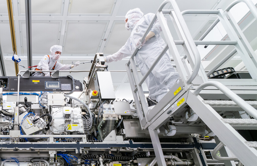 TSMC ha dado un vuelco a su estrategia: ya está lista para trabajar con las máquinas UVE de alta apertura de ASML