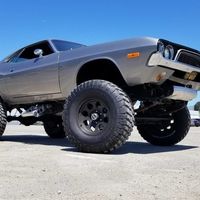 Este Dodge Challenger tiene las mismas capacidades que los famosos Monster Jam