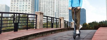 Fallecidos, desorden y un limbo legal: las consecuencias de la expansión de los patinetes eléctricos en Europa