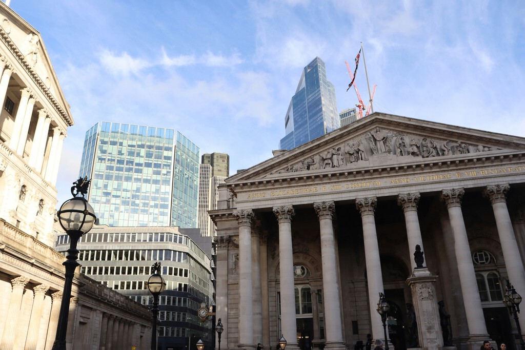 Diez gigantes de la banca se lanzan a por las 'stablecoins'. Están intentando no perder el tren del dinero digital 