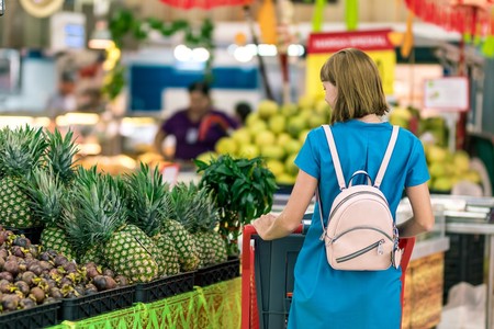 Convertirse en padres mejora los hábitos alimenticios: la llegada de los hijos aumenta la compra de productos frescos
