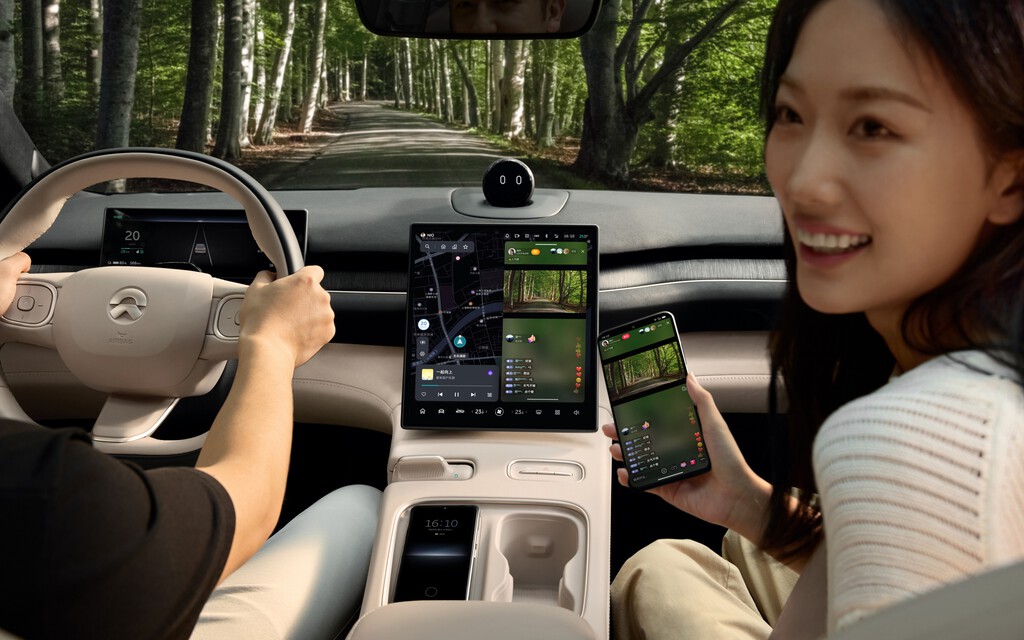 La obsesión por retransmitir todo llega a la carretera: lo último de NIO es hacer live-streaming desde el coche 