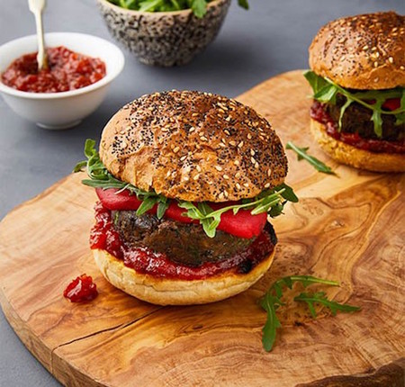 Hamburguesa vegana de berenjena y lentejas. Receta sencilla y saludable