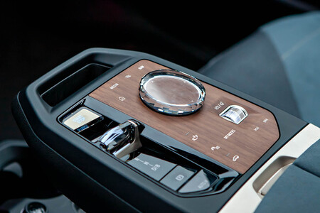 BMW iX xDrive50 iDrive