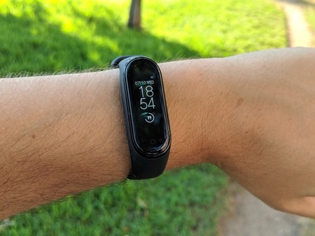 La Xiaomi Mi Band 4 con NFC ya se vende en Europa y con soporte para tarjetas Mastercard