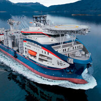 Tejer una inmensa red de cables submarinos por toda la Tierra parece material de ciencia ficción. No lo es si tienes este barco