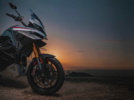 Energica Experia 2022 Maxi Trail Asfaltica 006