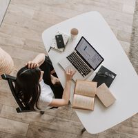 Me distraía mucho trabajando o estudiando hasta que probé este método de productividad recomendado por Harvard. Ahora he aprendido a establecer prioridades