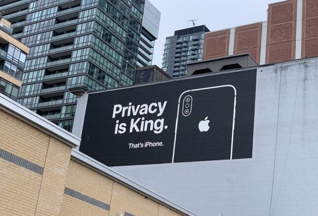 Apple vuelve a la carga con sus carteles publicitarios estratégicos sobre la privacidad