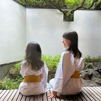 Marie Kondo se hizo millonaria diciendo a la gente que tirara media casa, pero tuvo que tragarse sus propias palabras cuando llegaron los hijos