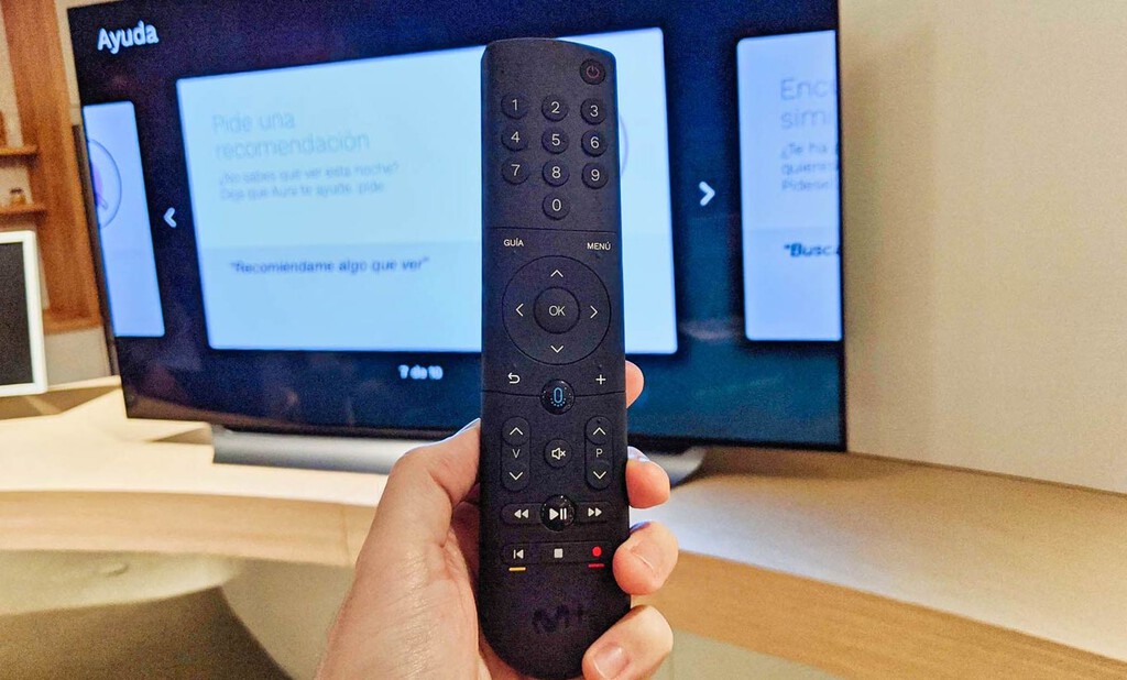 El Mando Vocal de Movistar Plus+: qué es, para qué sirve, qué ventajas ofrece y cuánto cuesta 