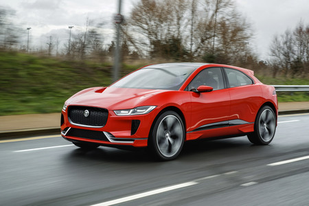 El Jaguar I-PACE concept ya se pasea por Londres, y el de producción lo veremos este año