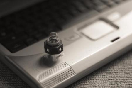 Investigador muestra prueba de concepto de virus que infecta los firmware de los dispositivos del PC