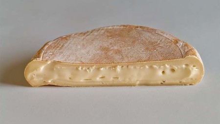 Retiran varios lotes de queso Reblochon en España tras la infección de siete niños por E. Coli en Francia
