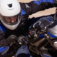 La ropa de moto es cada vez menos protectora, pero no baja de precio: un estudio científico desenmascara a las marcas