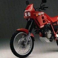 La Gilera RC 600 de los 90 podría reencarnarse como una versión retro de la Aprilia Tuareg 660 