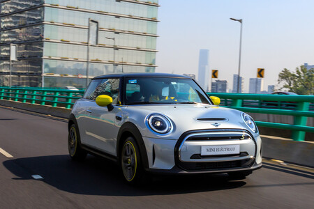 MINI Cooper SE, al volante del MINI eléctrico con tacto deportivo y autonomía de urbano