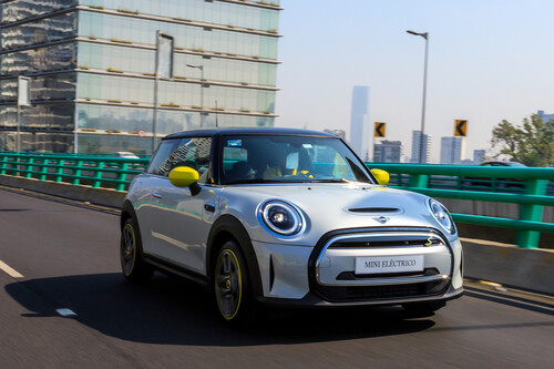MINI Cooper SE, al volante del MINI eléctrico con tacto deportivo y autonomía de urbano
