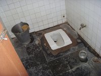Ir al baño cuando viajas: a favor de la placa turca