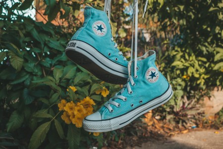 Las zapatillas que no querrás quitarte en lo que queda de año son de Converse y cuestan menos de 50 euros