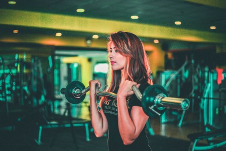 Cinco ejercicios para conseguir unos bíceps grandes en el gimnasio