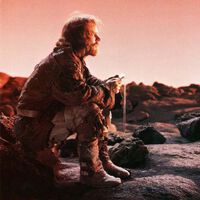 Es una peli de ciencia ficción de culto de los 80, y tendrá remake con un guionista de Star Trek. La antibelicista Enemigo mío de Wolfgang Petersen volverá a cines
