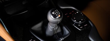 Toyota y Subaru están empeñados en que sus coches eléctricos sean divertidos y tienen un as en la manga para conseguirlo: ponerles cambio manual 