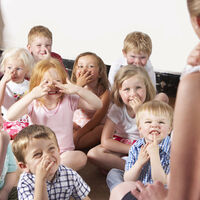 ¿Por qué están cerrando tantas escuelas infantiles? La baja natalidad es uno de los motivos, pero no el único