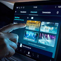 Tu auto nuevo ya no envejecerá tan rápido. Este sistema mantendrá al día durante años a los sistemas de infoentretenimiento 
