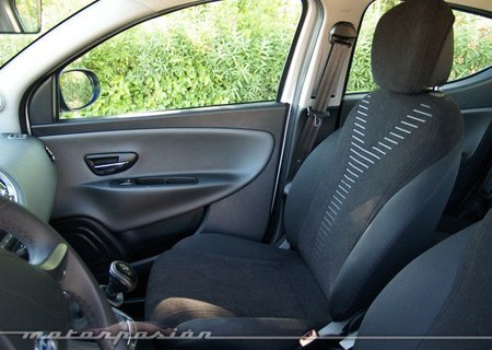 Lancia-Ypsilon-10