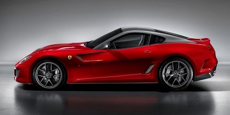 El primer ministro de Emiratos Árabes le regala al Rey dos Ferrari