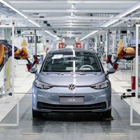 En Alemania el coche eléctrico iba como un tiro... hasta que le quitaron las ayudas. Ahora los concesionarios no saben cómo quitárselos de encima 