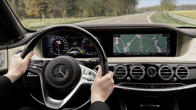 El renovado Mercedes-Benz Clase S está al caer... y ya podemos ver su interior